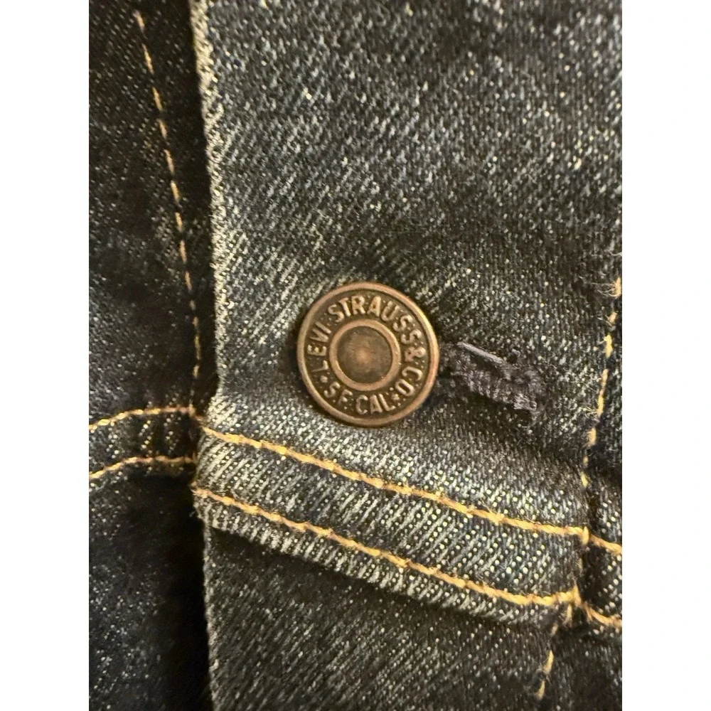 Levi's Denim Trucker Jacket Mens Medium Dark Indigo Stonewash EUC‎